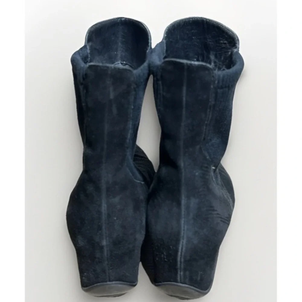 Aquatalia‎ Black Suede Ankle Boots 9 Weatherproof Italian Wedge Booties